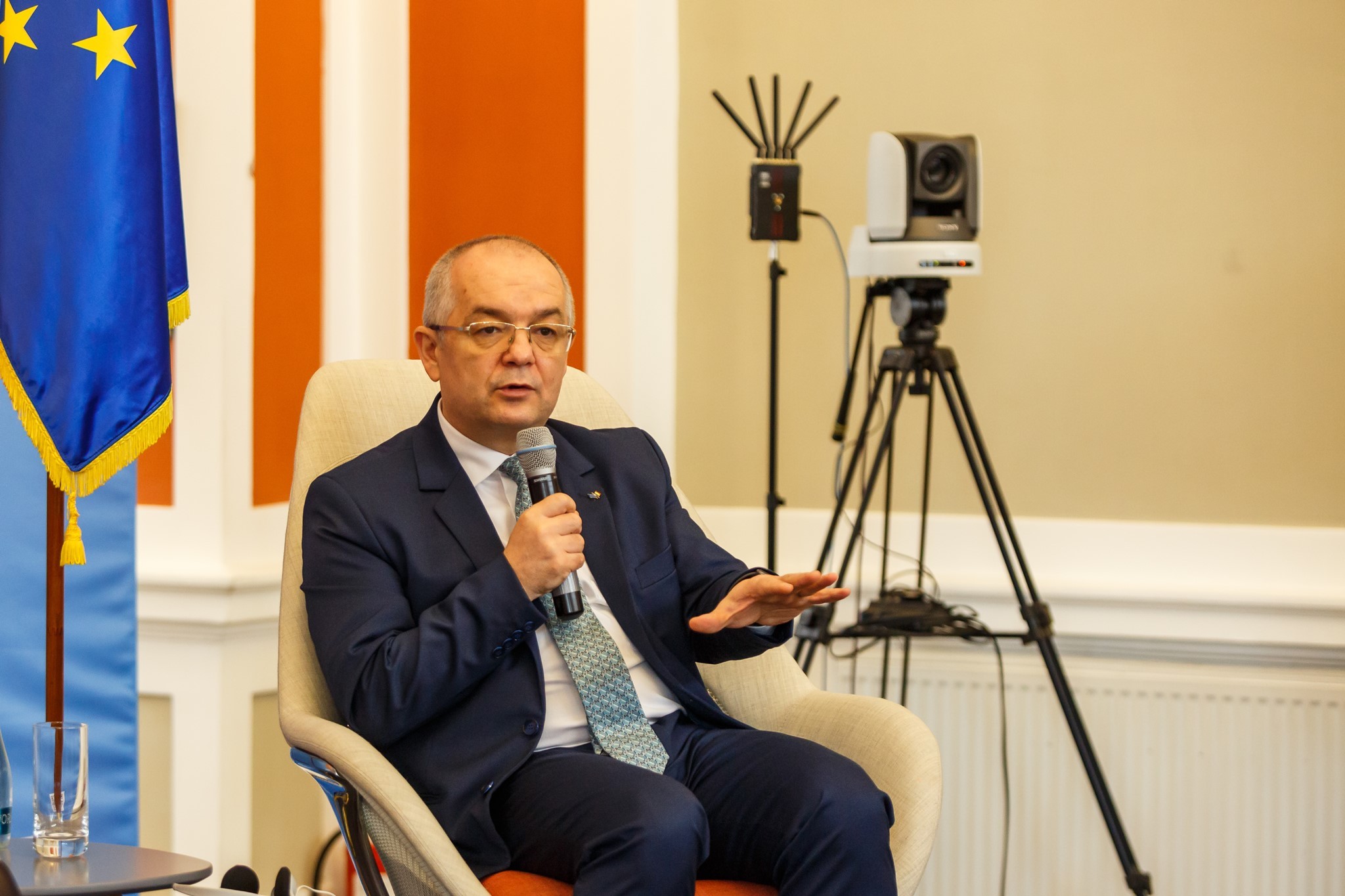 Primarul Emil Boc renunță să mai oficieze căsătorii pe vremea pandemiei Foto: Facebook