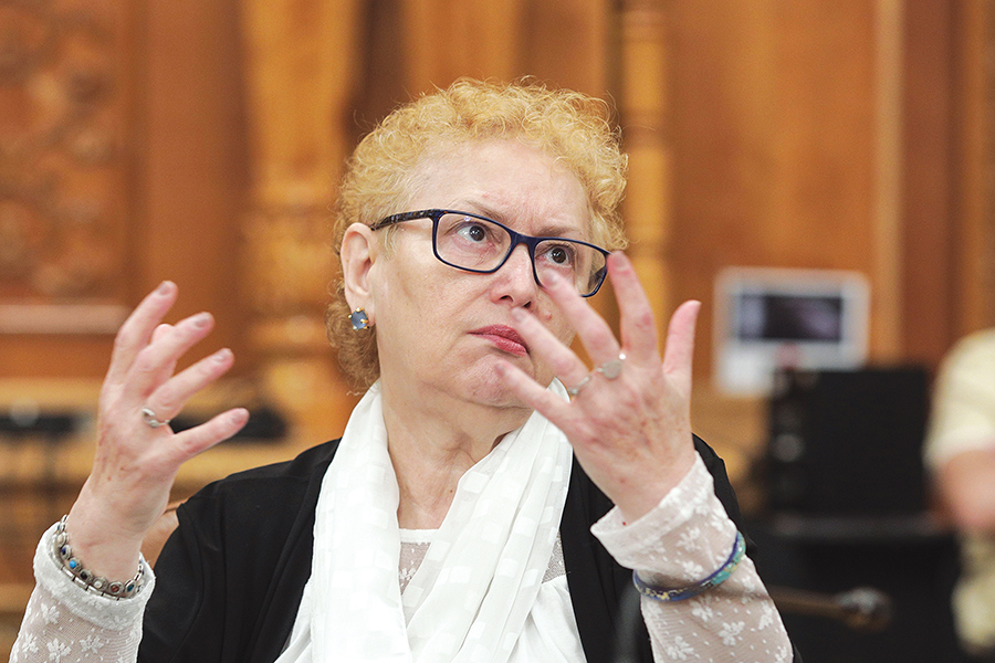 IRESPONSABILITATE Renate Weber a contribuit la
nerespectarea măsurilor de
protecție impuse de guvern,
sugerând că sunt o „tortură” - Foto: INQUAM PHOTOS/ Octav Ganea