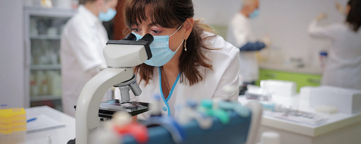 Cercetările științifice arată că un test rapid făcut de două ori pe săptămână este mult mai eficient decât unul PCR/FOTO: DDS Diagnostic