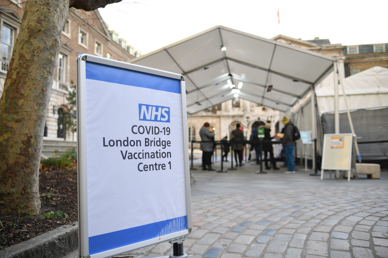 Centru de vaccinare din Londra/FOTO: Getty