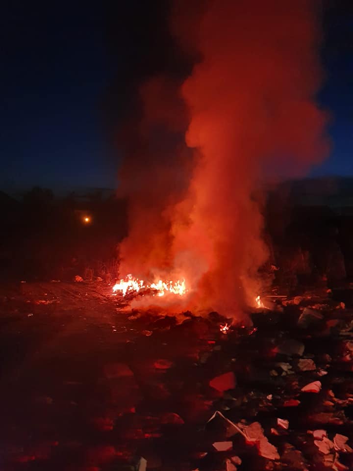 Zeci de focuri cu anvelope, în jurul Bucureștiului / Foto: Garda Naţională de Mediu, Facebook