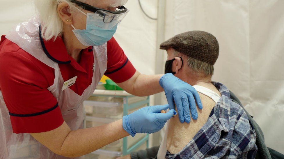 Portugalia a aprobat administrarea vaccinului AstraZeneca vârstnicilor/FOTO: Getty