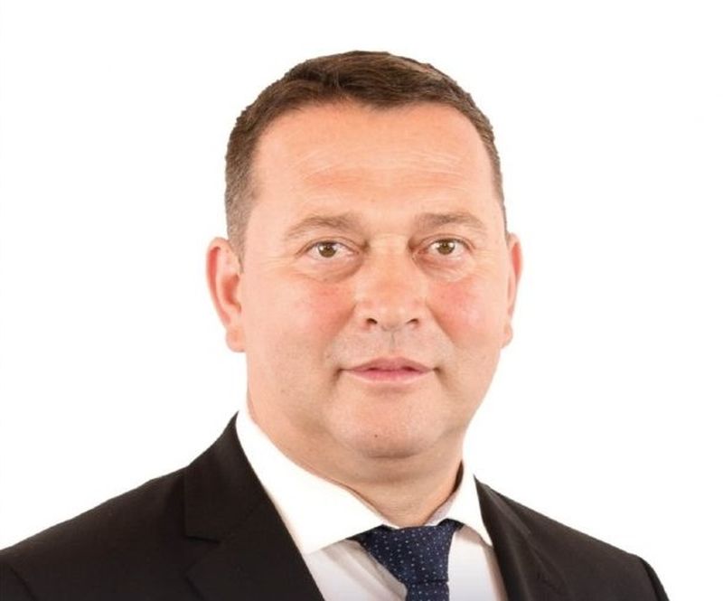 Vasile Rașcovici, A luat sau nu spor de studii superioare subprefectul de Alba. Foto: pliant electoral