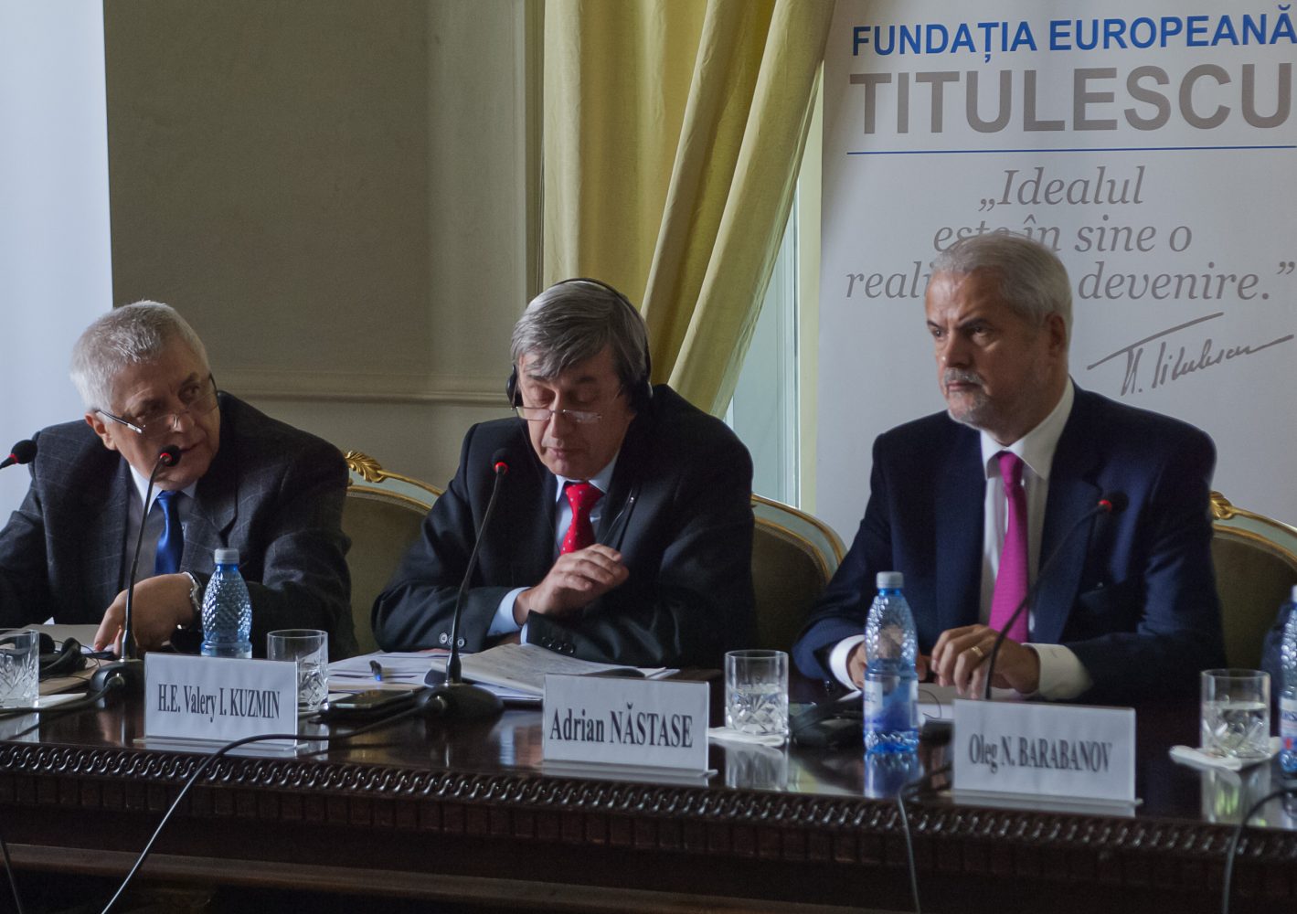 Cu girul Academiei Române, Adrian Năstase face propagandă în favoarea Chinei și Rusiei (aici cu Ambasadorul Kuzmin) / Fb