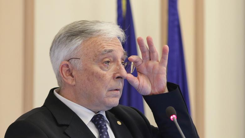 Adrian Năstase și Adrian Severin, publicați la Editura Academiei cu binecuvântarea lui Isărescu /Inquam Photos/Octav Ganea