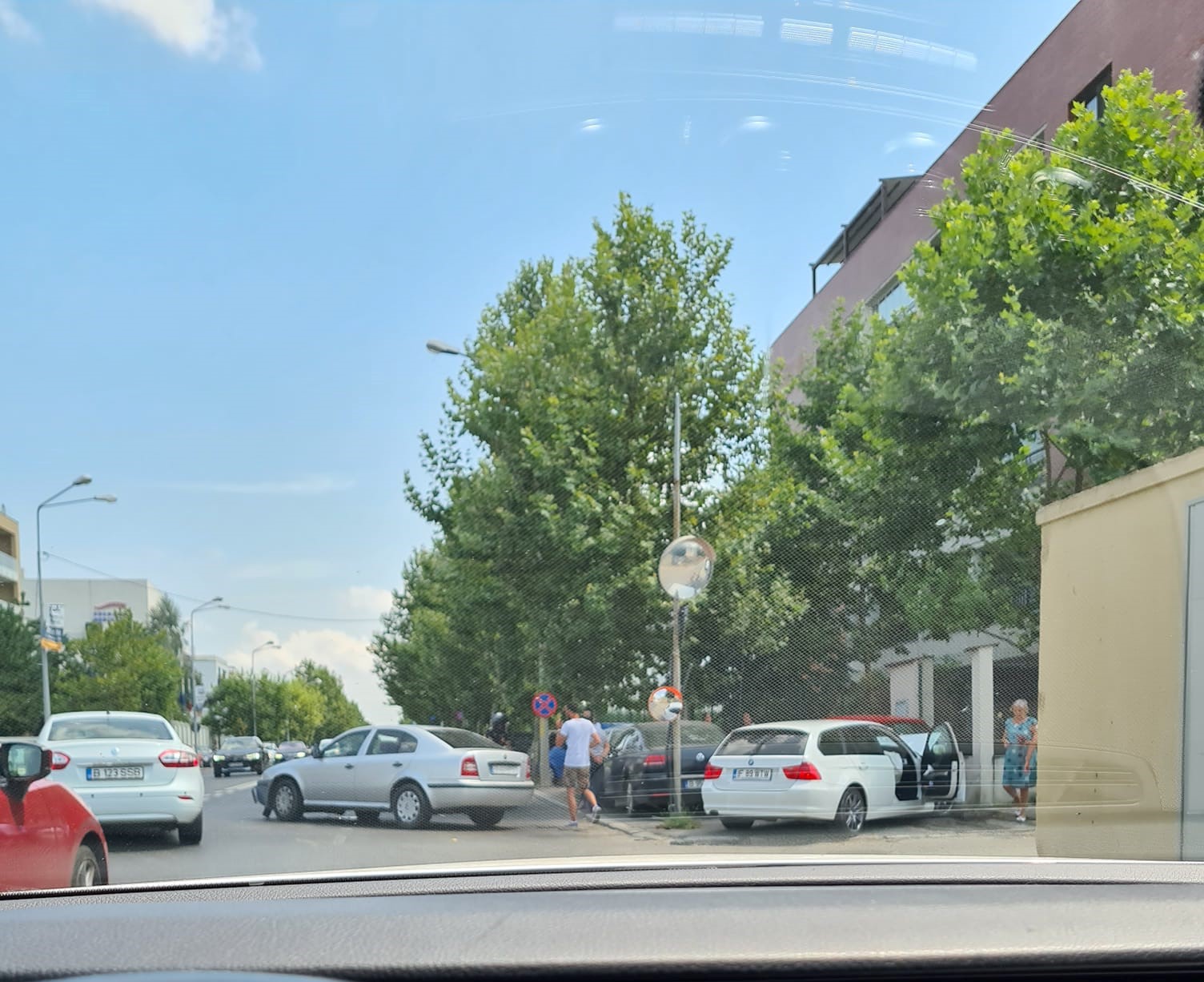 Primarul descrie situația din sectorul 2 ca fiind ”groaznică”. FOTO: Facebook