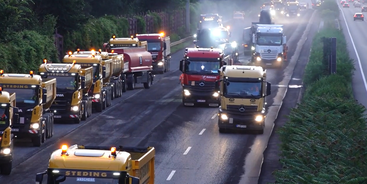 Experiment: 66 de kilometri de autostradă pe trei benzi, asfaltați în nici patru zile. În Germania! / Foto: ndr.de, captură video