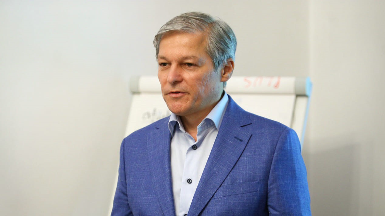 Cioloș susține că nu se joacă deloc cu mandatul primit de la Klaus Iohannis. FOTO: Facebook