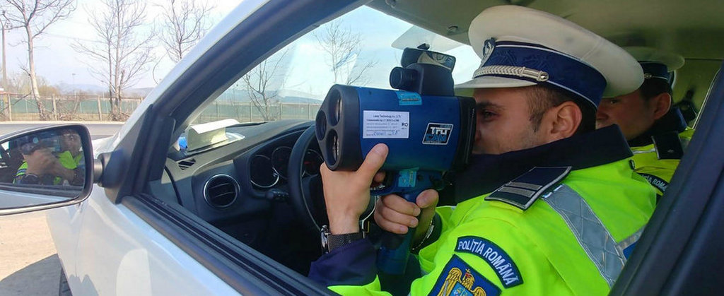 Ministrul muncii Marius Budăi, prins de radar cu 121 km/h în localitate. A rămas fără permis. / Foto: 4tuning.ro