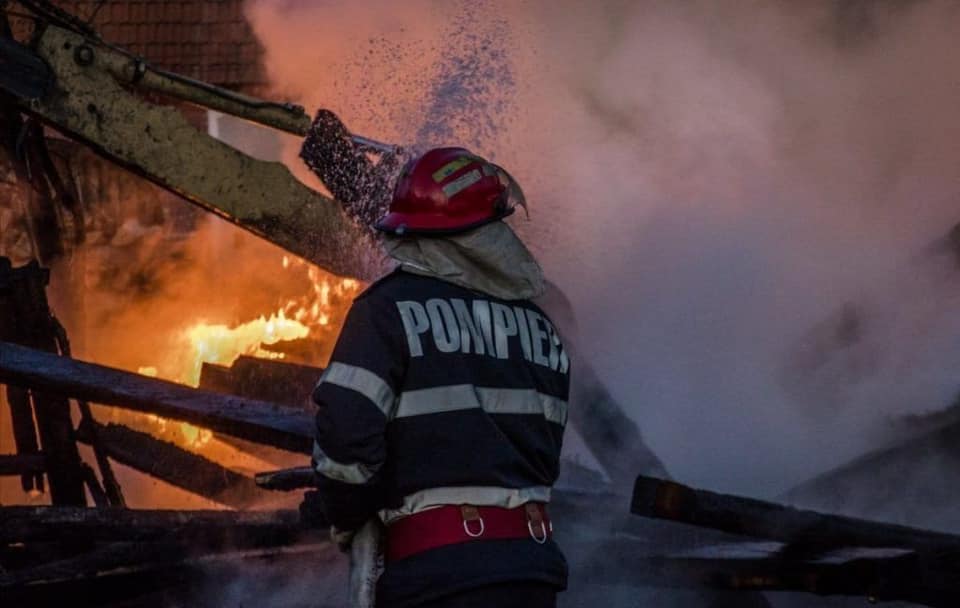 Incendiu violent la Cluj. FOTO: facebook