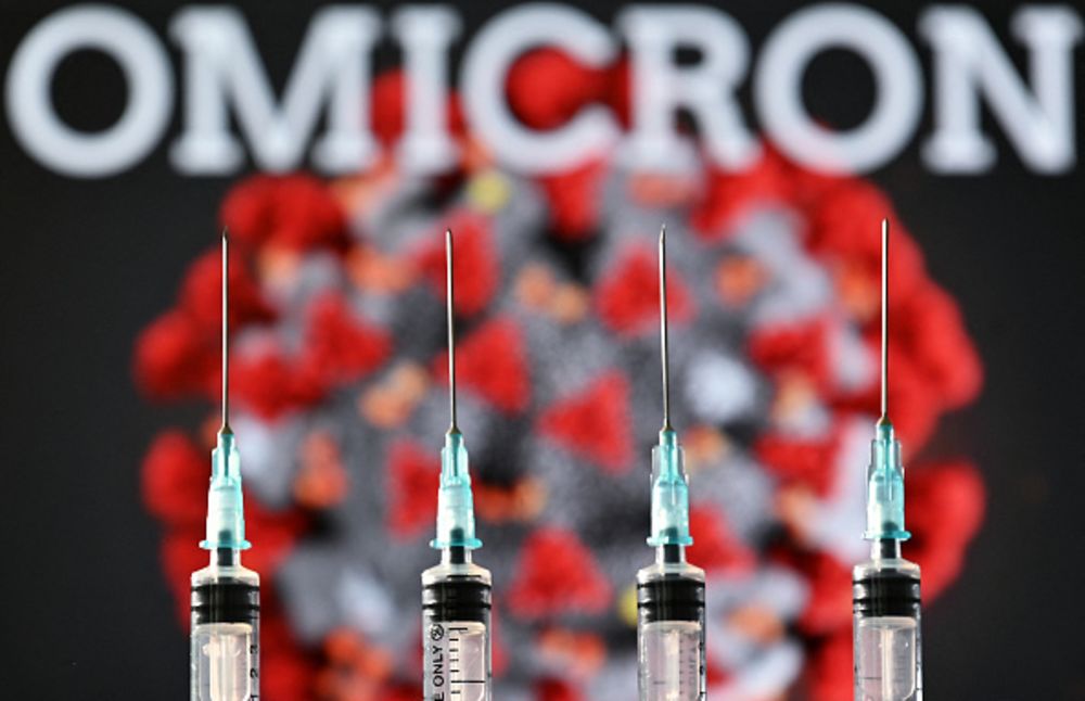 Omicron se răspândește ca un foc de sub control. Virusul a infectat, deja, 89 de ţări / bloomberg