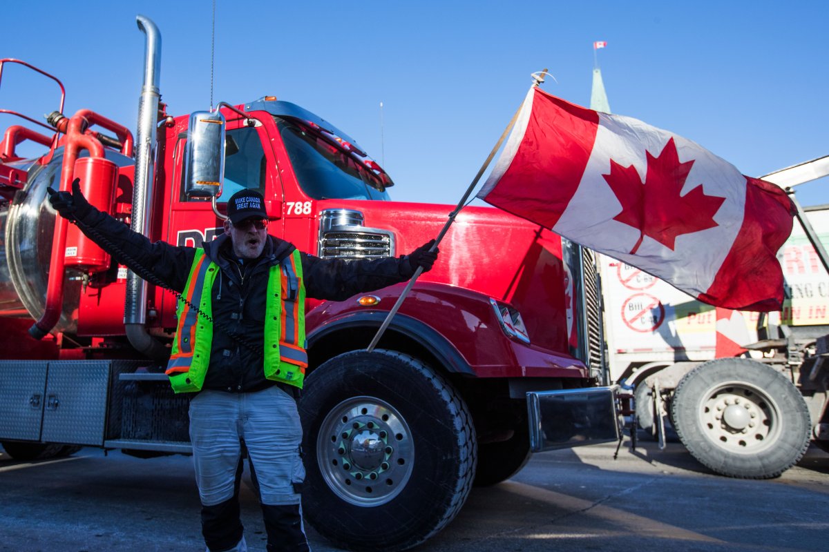 Podul dintre SUA și Canada se redeschide după ce poliția a evacuat protestatarii/FOTO: GlobalNews.com