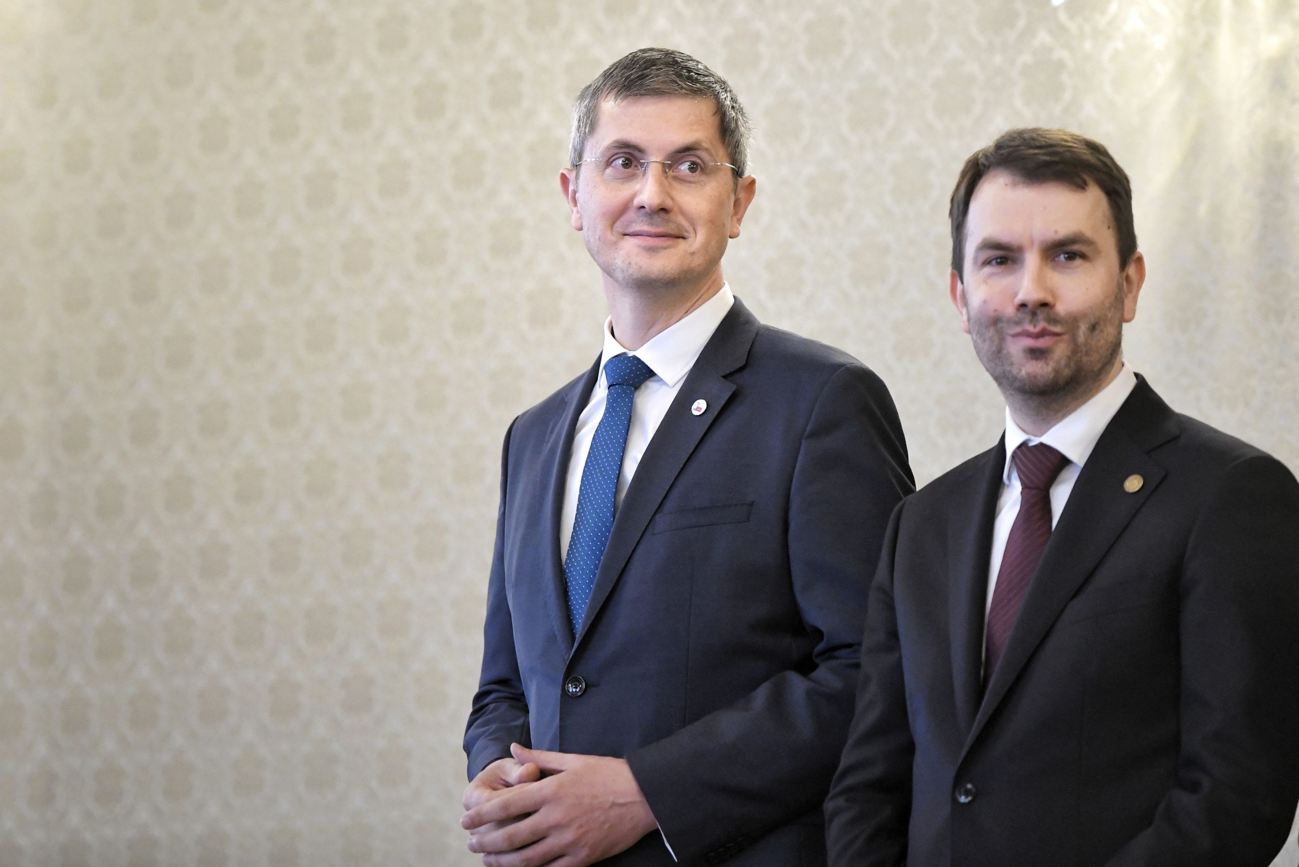 Barna și Drulă acuză coaliția PSD, PNL şi UDMR că mimează desființarea SIIJ, în dauna Justiției. / Foto: fanatik.ro