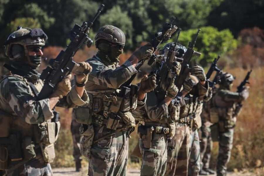 Militarii ucraineni din Legiunea Străină Franceză se întorc, acasă, pentru a-și apăra patria