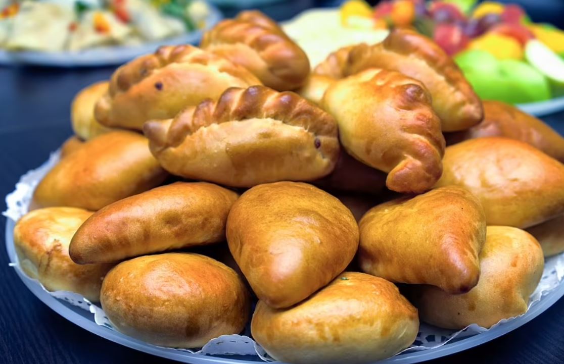 Civilii ucraineni îi otrăvesc pe ruși cu produse de patiserie și alcool/foto: reuters