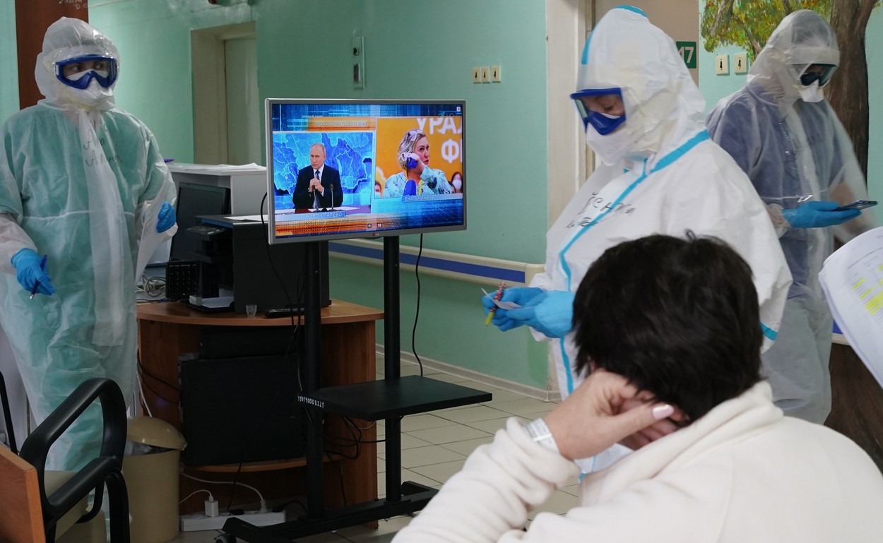 Putin, internat pentru a i se extrage lichid abdominal. Televiziunile folosesc colaje înregistrate / profimedia
