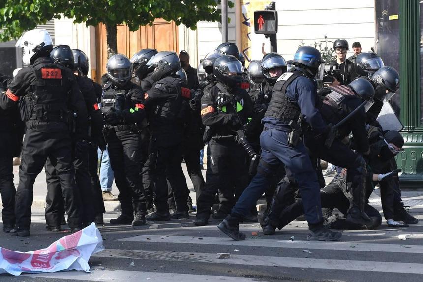 VIDEO Violențe la Paris de 1 mai. Poliția a intervenit în forță. Magazine vandalizate / Twitter /news.ro