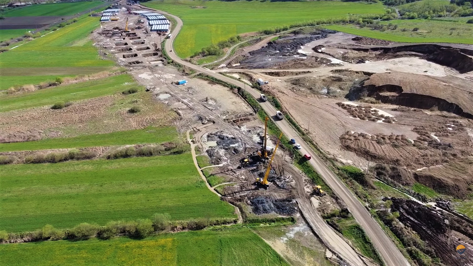 Pe calea ferată Sighișoara – Brașov „cârtițele” de săpat tuneluri întârzie lucrările cu 4 ani. / Foto: Asociația Pro Infrastructură, Facebook