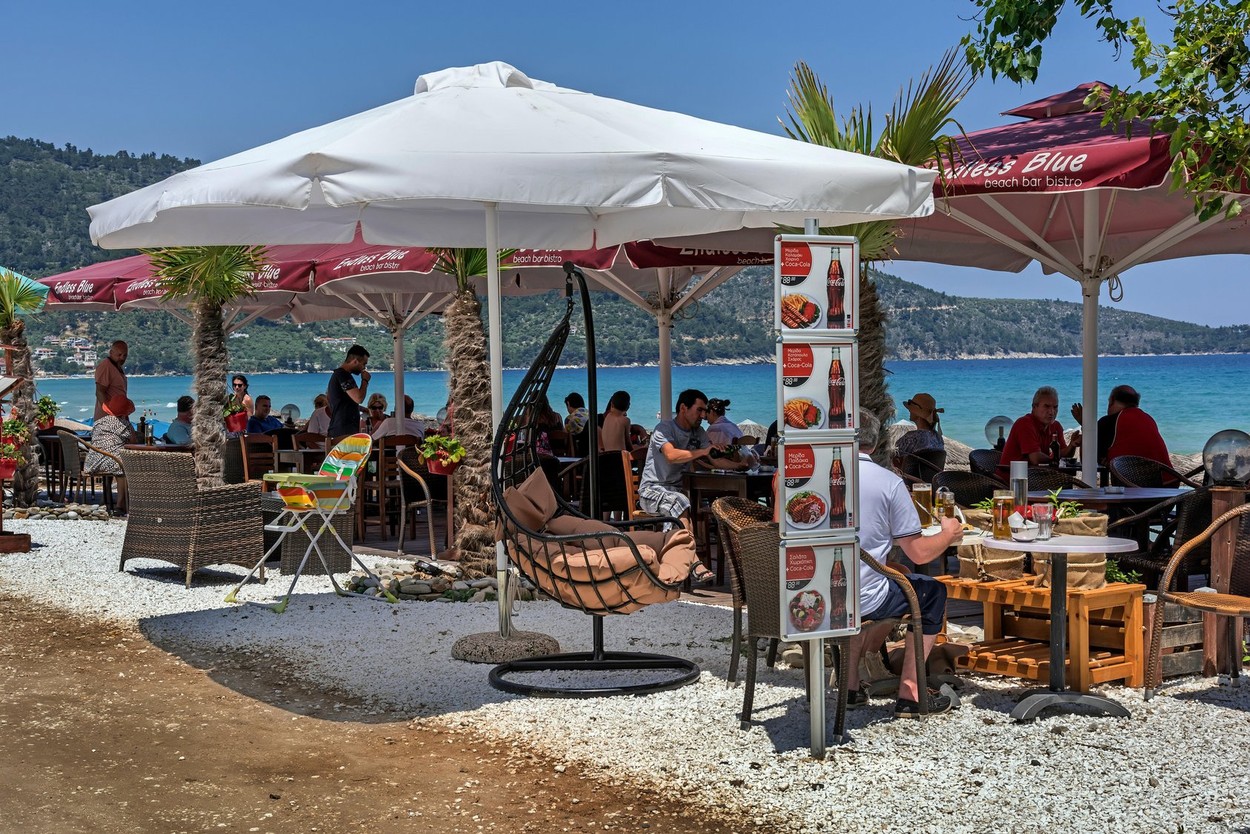 VIDEO Cu cât s-a scumpit vacanța în Thassos: Drumul costă minimum 200 €, mâncarea, 350 €/persoană / Profimedia