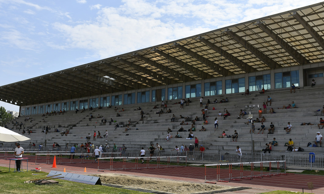 Lucrările la Stadionul de Atletism Iolanda Balaș Sotter au fost abandonate acum 12 ani Foto: digisport