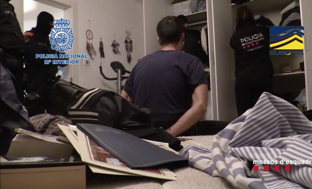 Cea mai performantă tipografie de bancnote false de 500 de euro, descoperită în Spania. / Foto: captură video