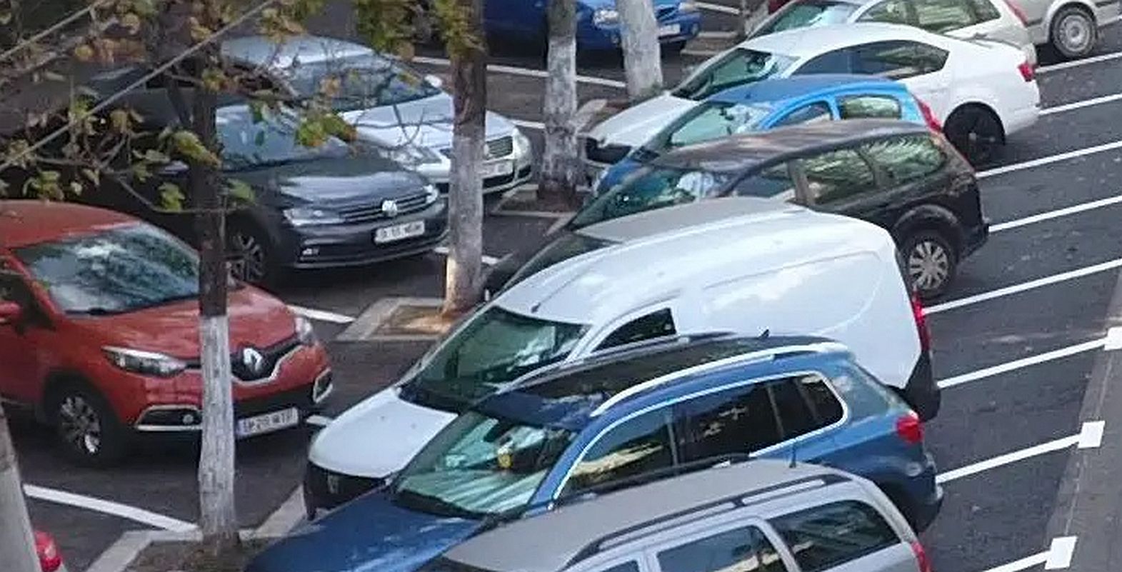 Fiecare localnic poate primi câte două locuri de parcare, a hotrît primăria unui oraş din România - Foto: AutoLatest