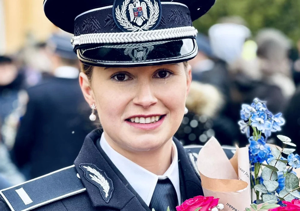 Polițista exmatriculată de la școala de agenți pentru că s-a îmbolnăvit - Foto: Facebook/ Anamaria Buș