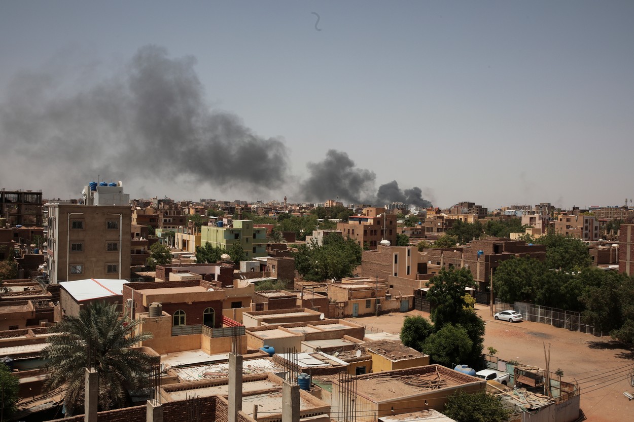 Luptele din capitala Khartoum dintre armata sudaneză și Forțele de Sprijin Rapid au fost reluate după ce o încetare a focului mediată la nivel internațional a eșuat - Foto: Profimedia Images