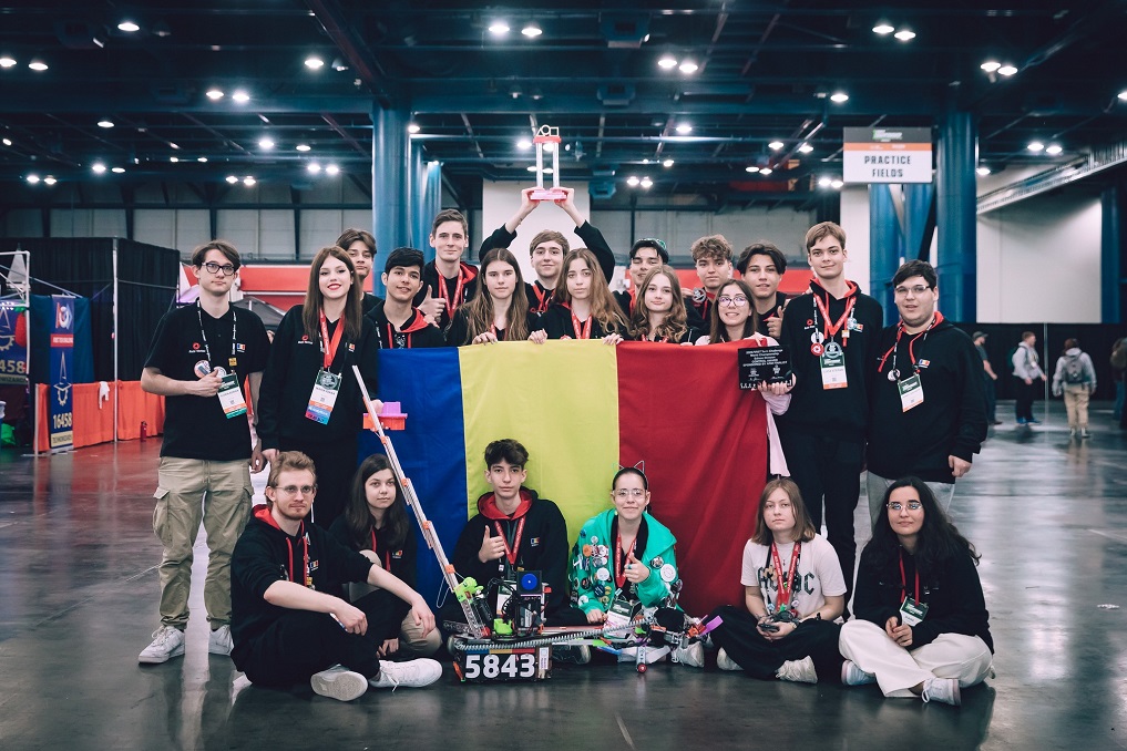 Elevi români premiați la un concurs de robotică din SUA Foto: facebook/FIRST Tech Challenge Romania