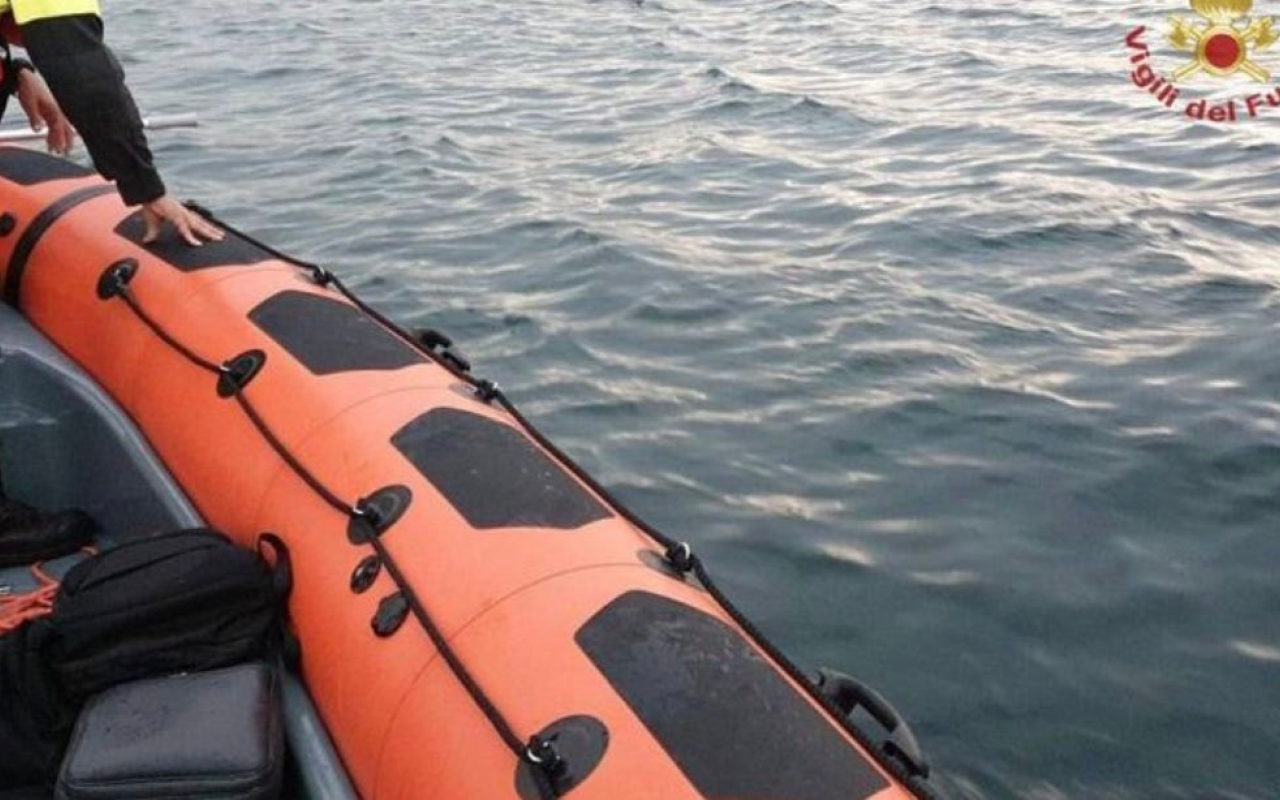 Patru morți după ce o barcă cu turiști s-a scufundat pe lacul Maggiore - Foto: Twitter/ NewsGordons