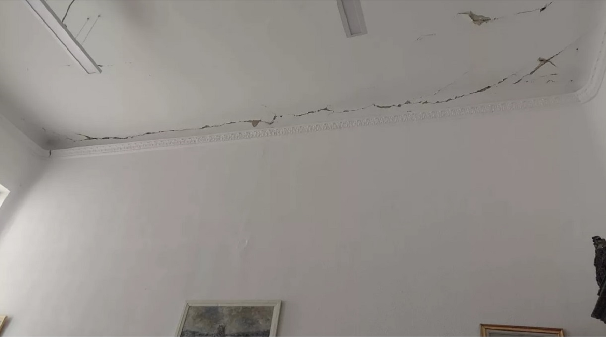 Tavan căzut Foto: Gazeta de Sud