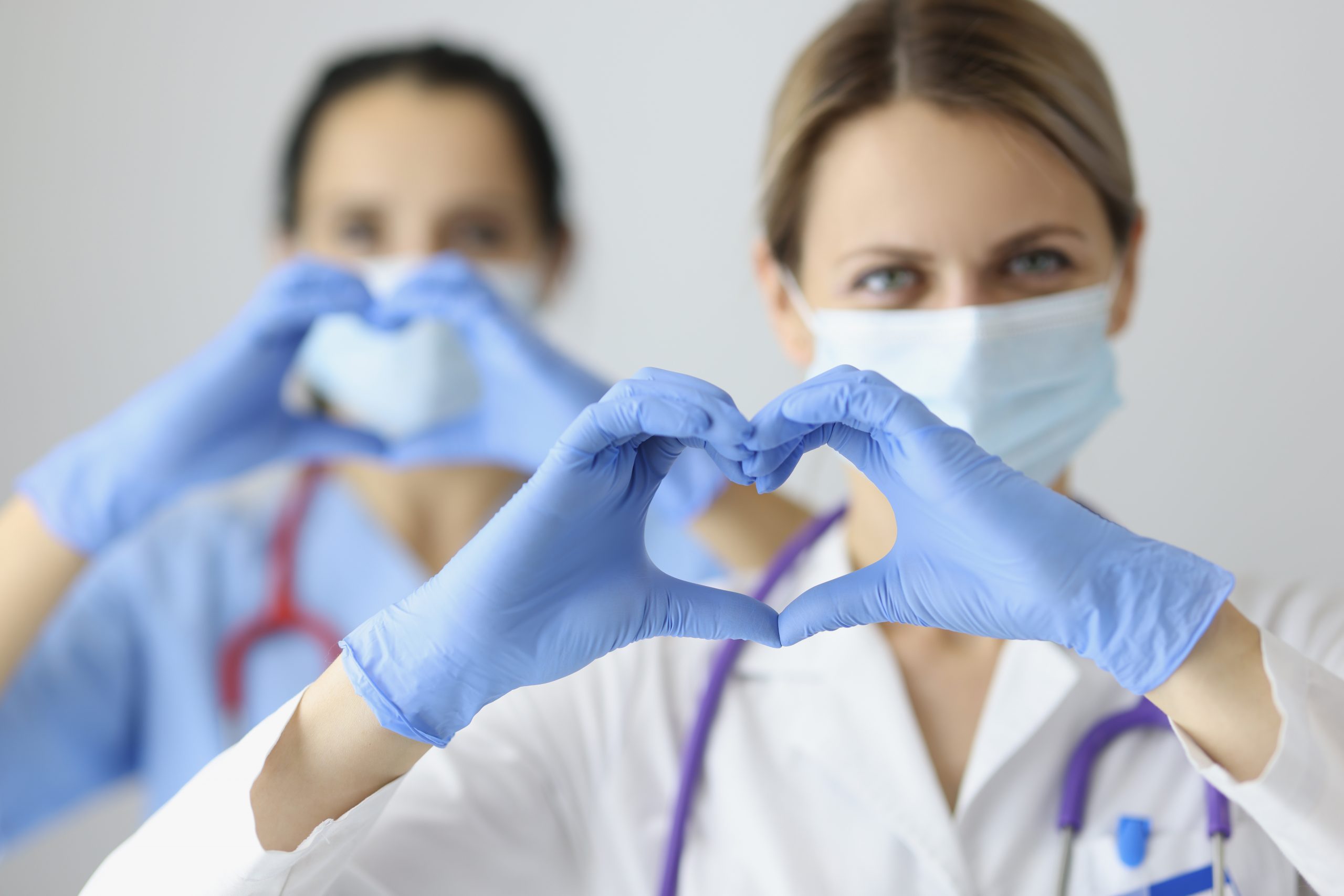 Un medic a refuzat să constate decesul unei bătrâne găsită moartă. Motivul este incredibil