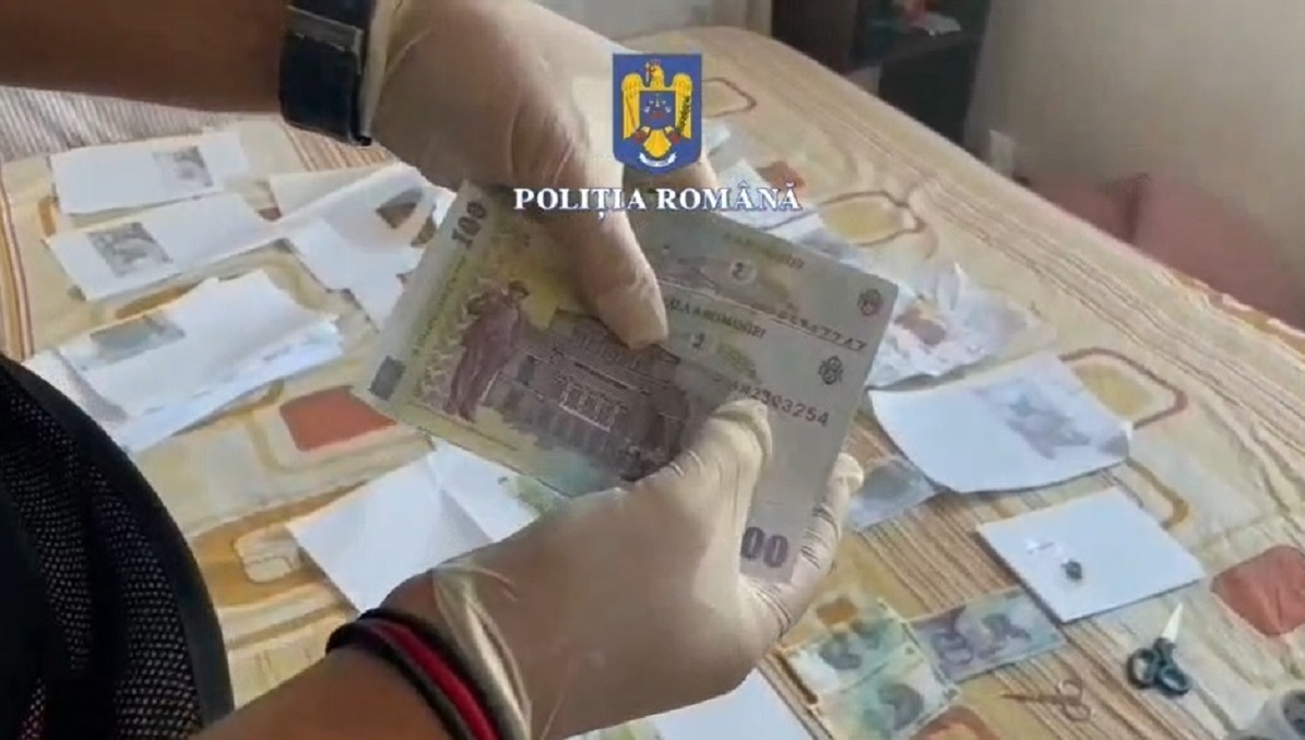 Banii erau copiați după alte bancnote Foto: captură Poliția Română