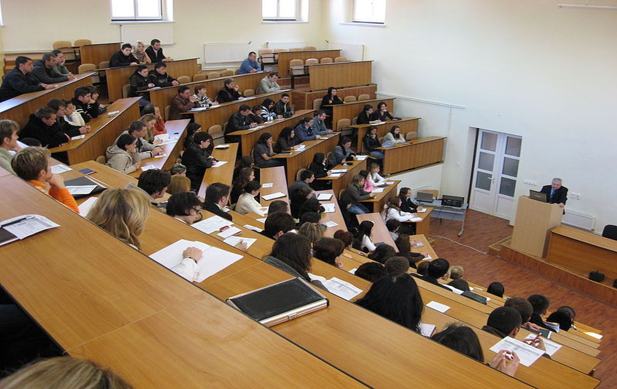 Cum poate să obţină un student bursa socială - Foto: Wikimedia/CC-BY-2.5