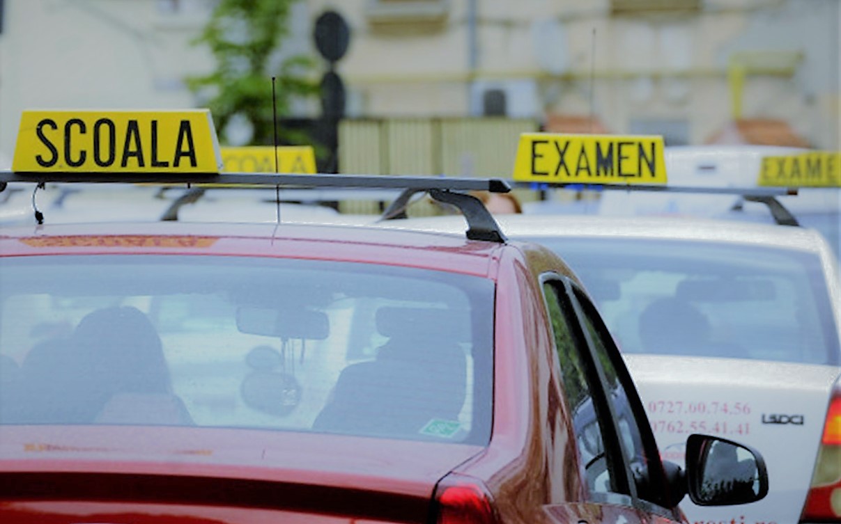 Ca să prindă curaj, un bărbat s-a dus beat la examenul de permis. Ce i-a făcut polițistul examinator - Foto: Impact.ro / imagine cu caracter ilustrativ