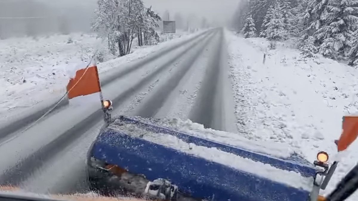 Atenționările CNAIR pentru șoferi. În ce zone să nu circule în acest weekend din cauza ninsorilor - Foto: Antena 3 / imagine cu caracter ilustrativ