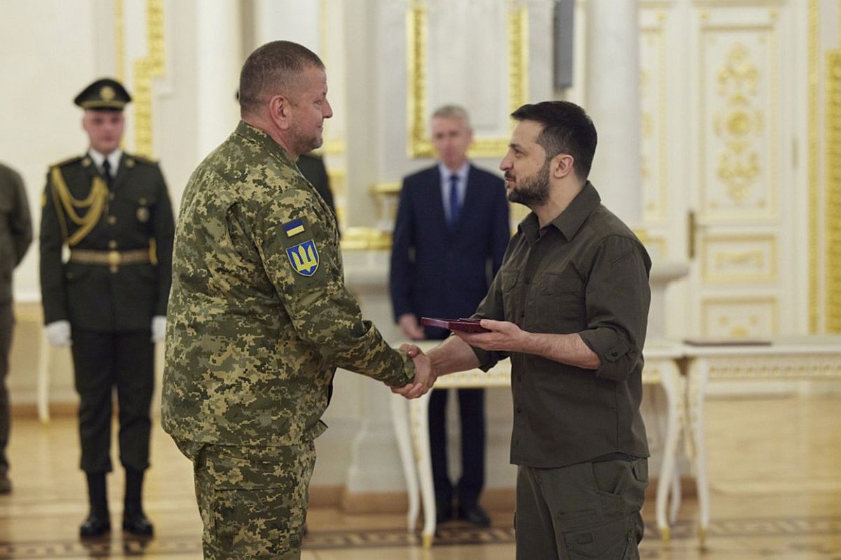 Comandantul Armatei Ucrainei neagă ce au afirmat anterior apropiaţii lui Zelenski - Foto: Profimedia Images