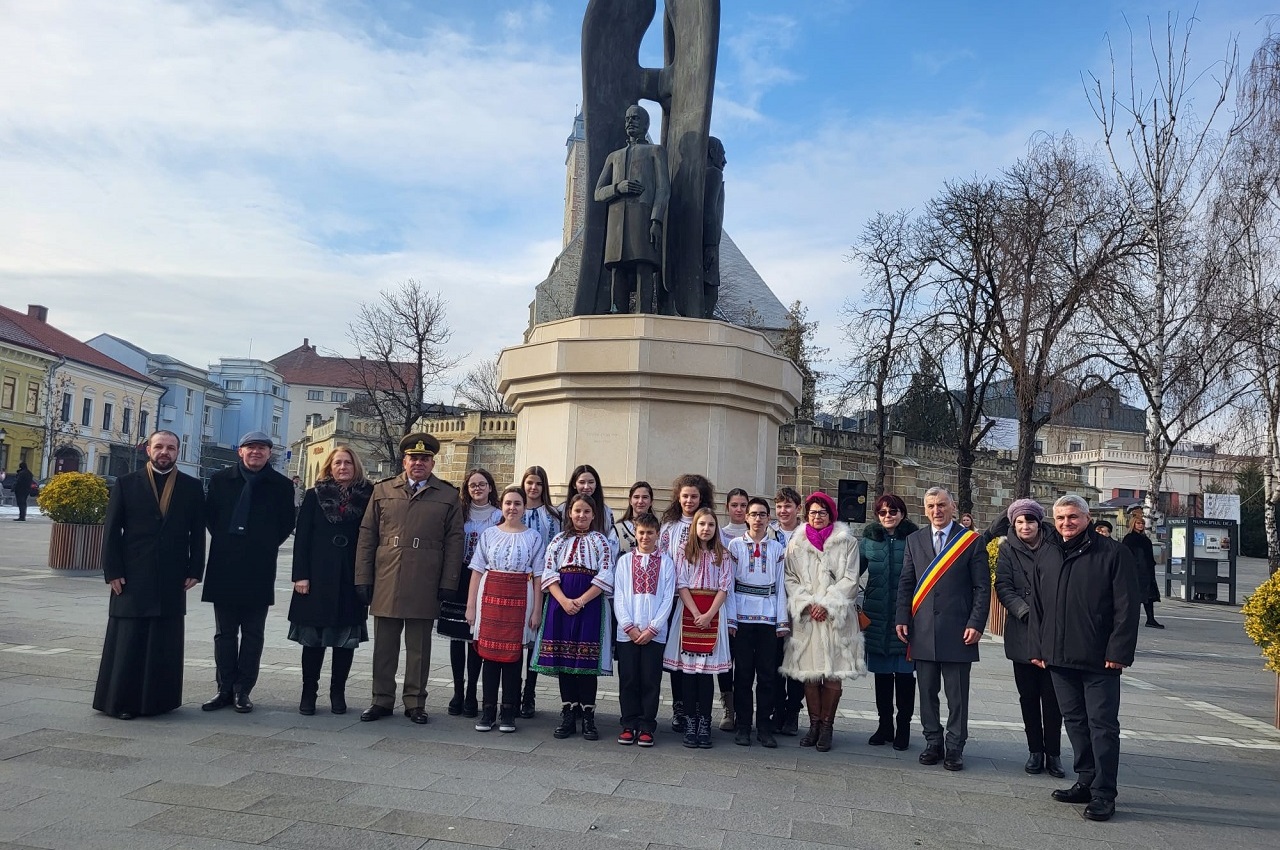 Oficialii din Dej zâmbesc satisfăcuți de Ziua Unirii Principatelor - Foto: Facebook/Cotan Morar