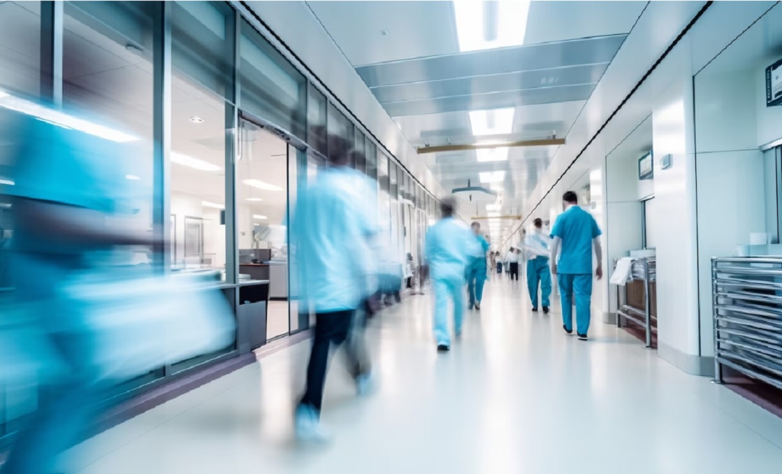 O asistentă fura cardurile pacienților internați într-un spital Foto: freepik.com - rol ilustrativ