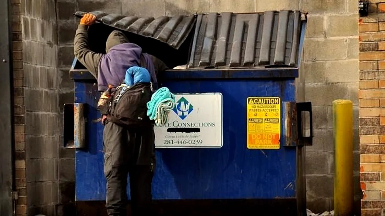 Un bărbat care este milionar, trăiește din gunoaie și cheltuie doar 5 euro pe lună. De ce face asta? - Foto: Profimedia / imagine cu rol ilustrativ
