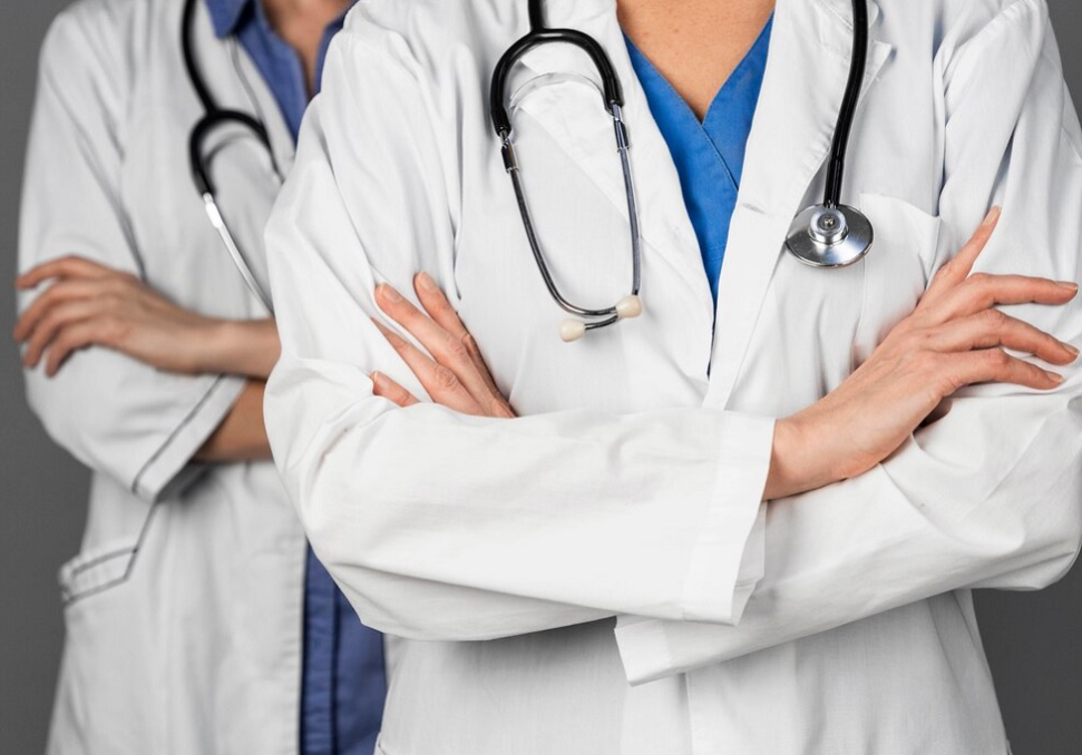 Infirmieră dată afară din spital după ce a bătut o pacientă Foto: Freepik.com - rol ilustrativ