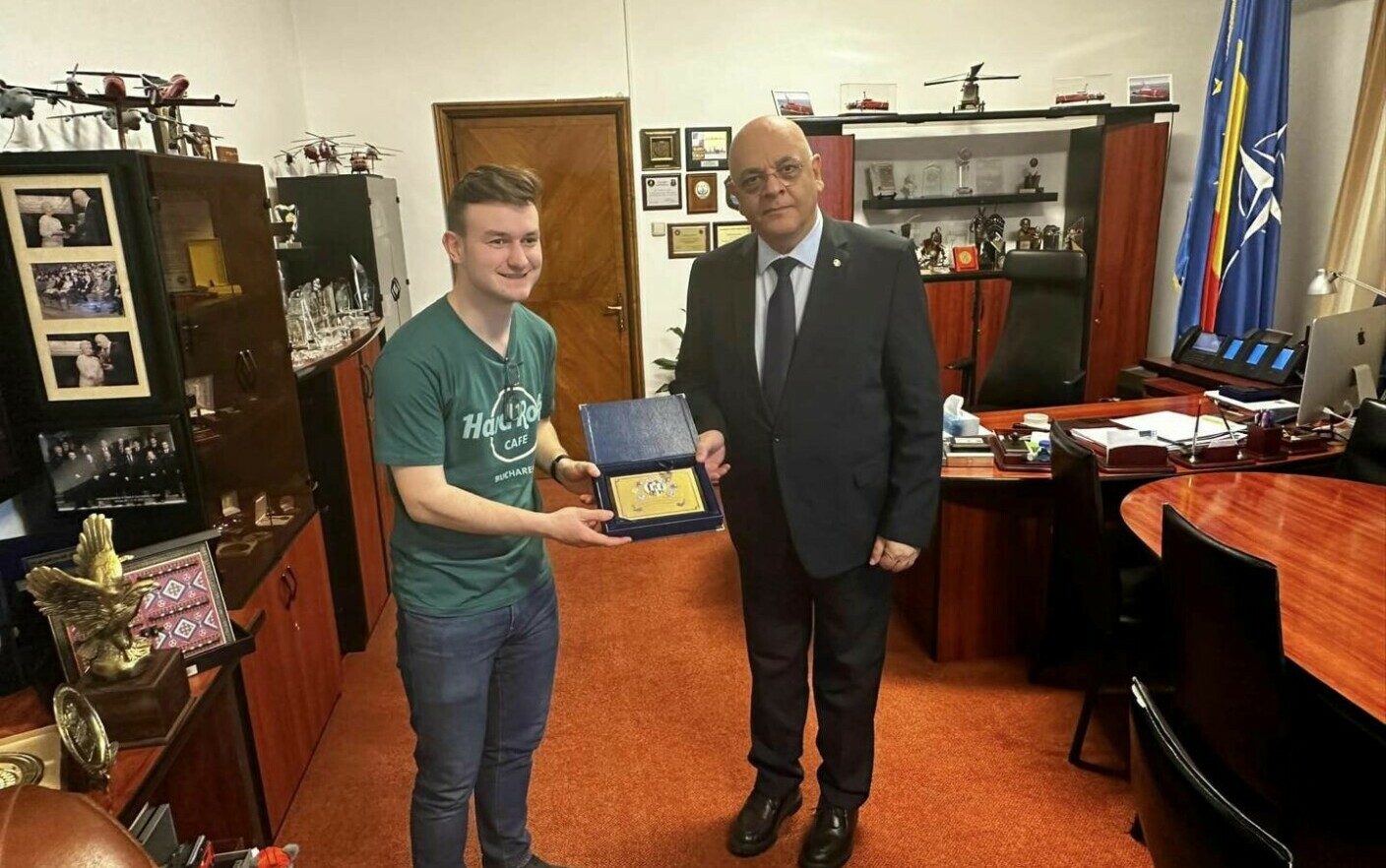 Tânărul care la 19 ani a ajuns primar. Astăzi s-a întâlnit cu Raed Arafat. De unde provine băiatul? - Foto: ISU /