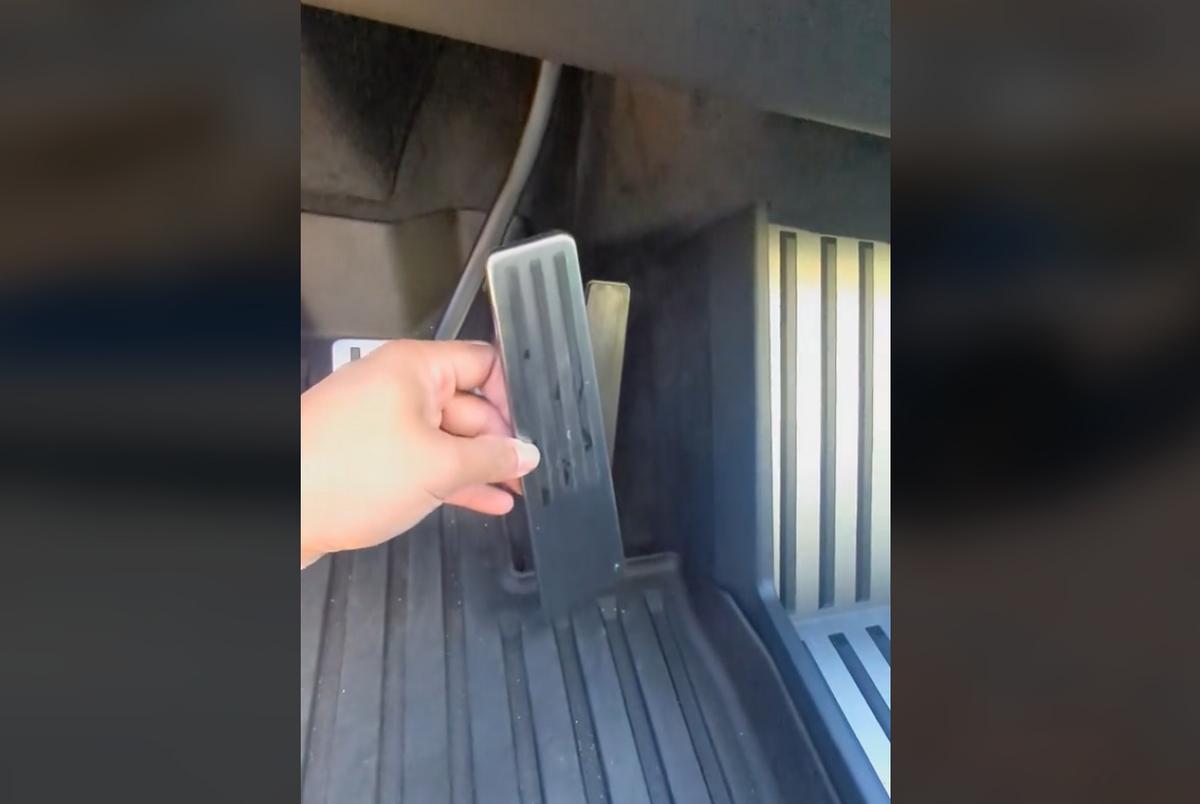 Livrările Tesla Cybertruck, oprite. Mașinii electrice îi cade pedala de accelerație - Foto: captură video