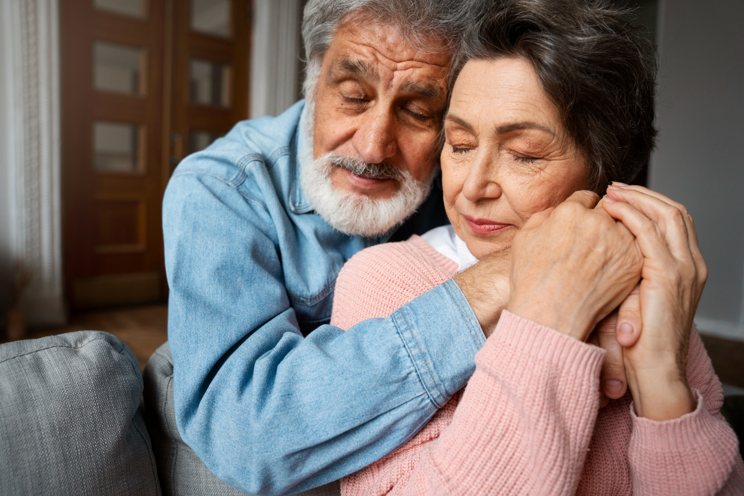 Cine sunt pensionarii care nu iau pensia înainte de Paște? Când intră banii pentru ceilalți? - Foto: Freepik