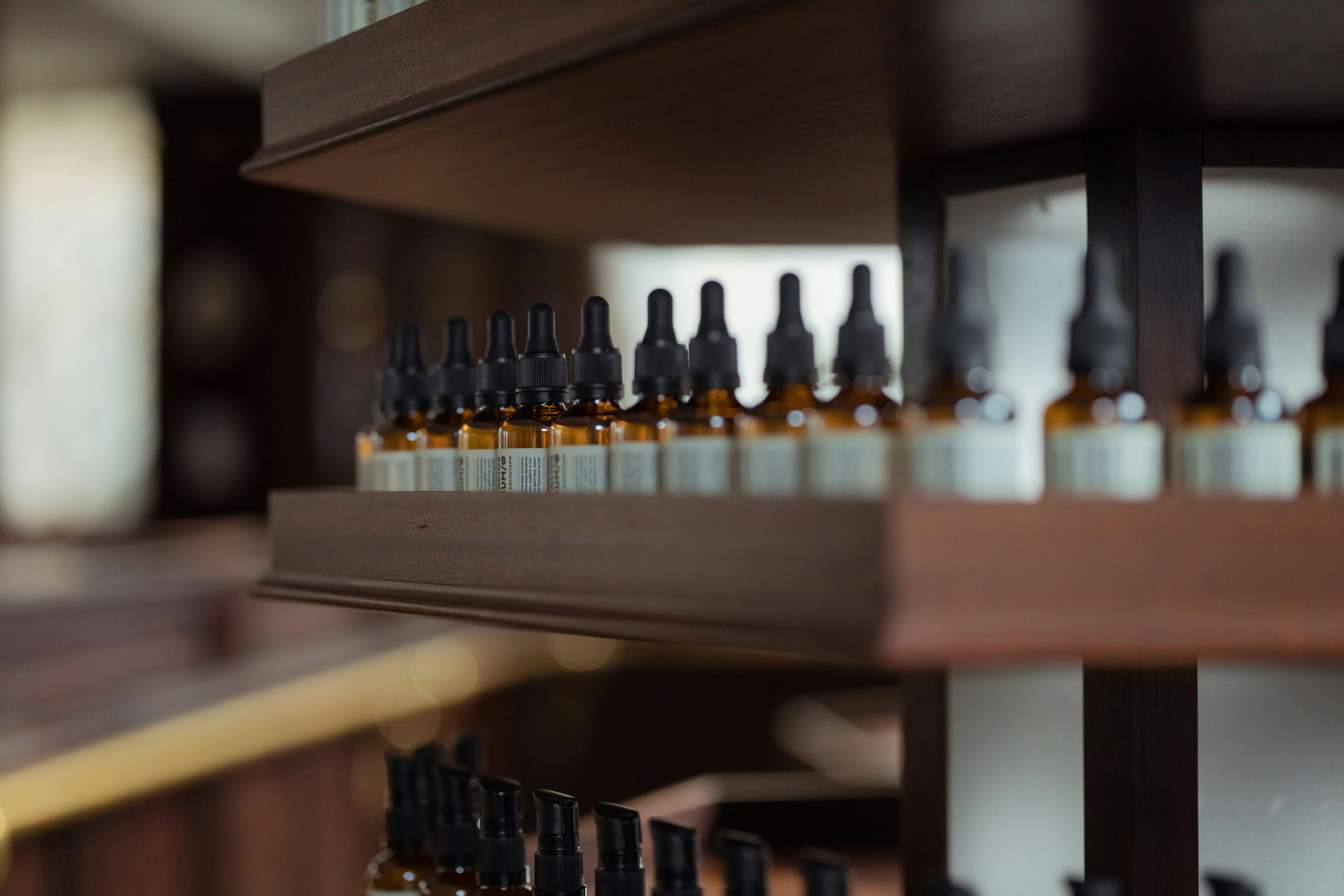 Un tânăr de 18 ani aflat în sevraj a amenințat o farmacistă. A furat sirop de tuse cu efect psihotic Foto: Pexels (fotografie cu caracter ilustrativ)