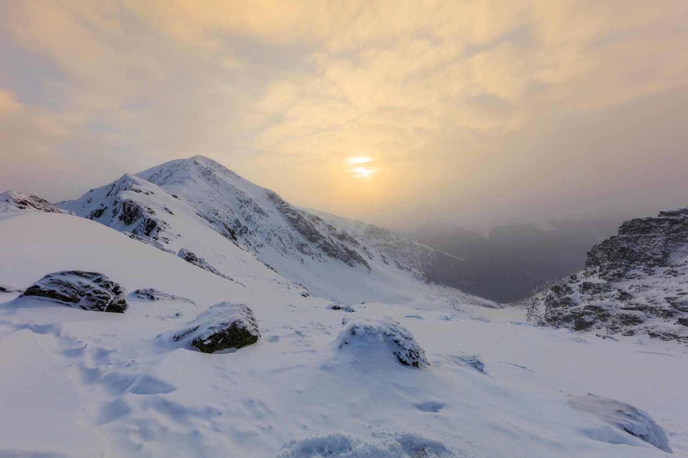 Atenție! Risc însemnat de avalanșe în munții Făgăraș si Rodnei. La Bâlea Lac zăpada e de 1,3 m - Foto: Profimedia Images/ Imagine cu caracter ilustrativ