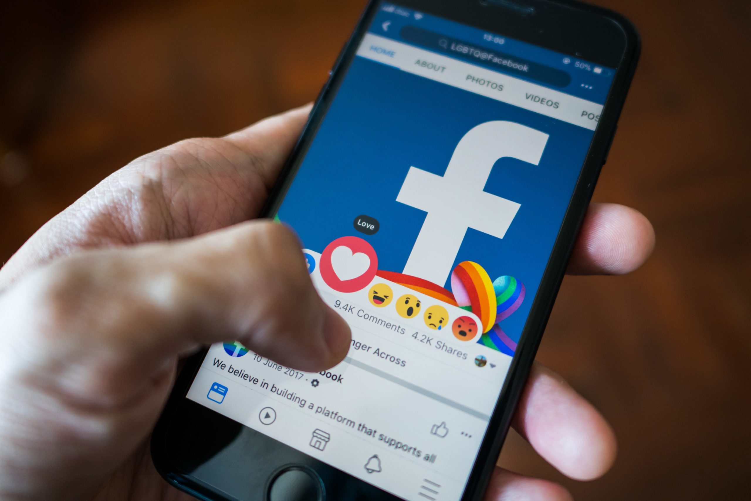 Pentru ce oferă un bărbat 6000 de euro pe internet? Oamenii nu s-au înghesuit să aplice  - Foto: Profimedia / imagine rol ilustrativ