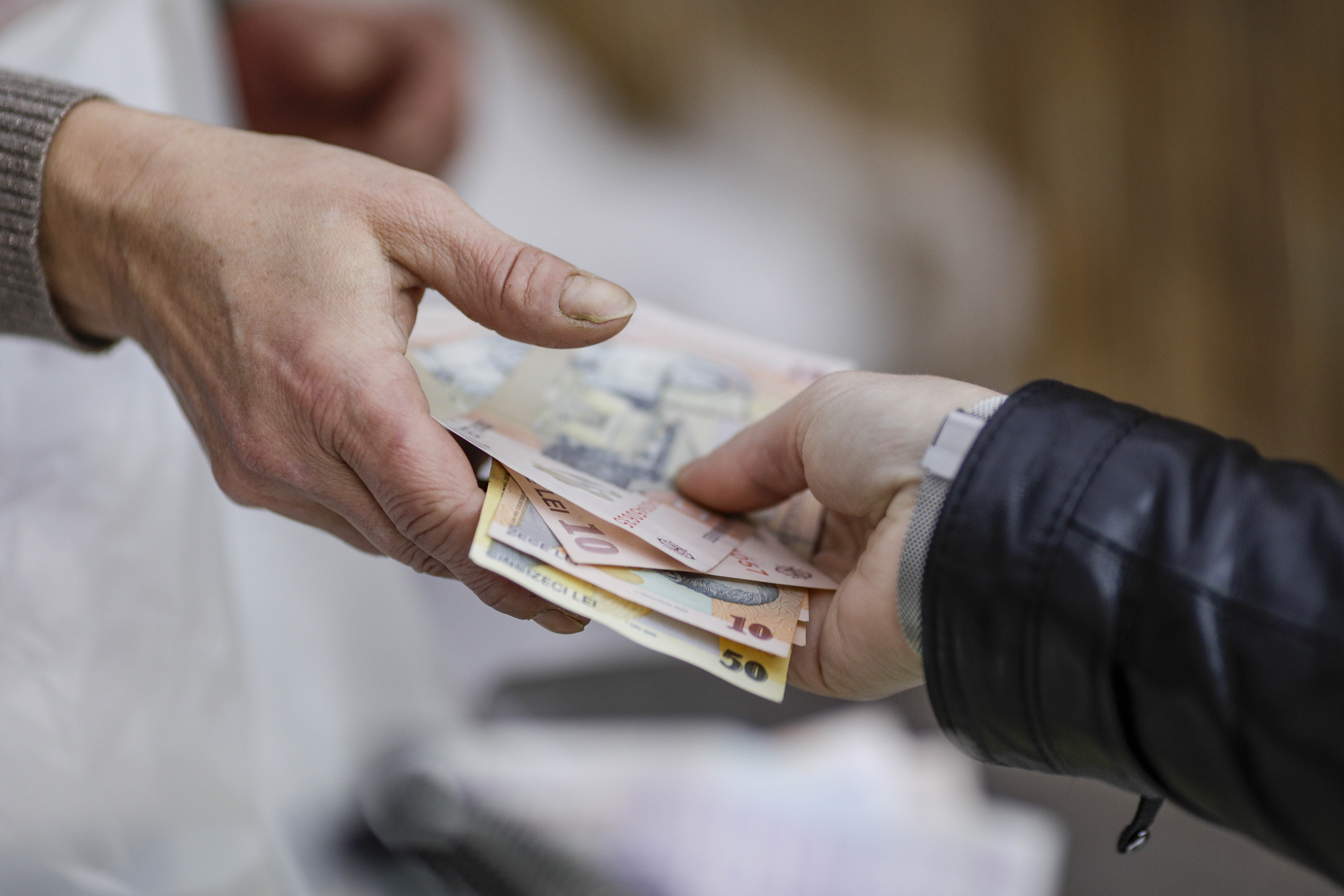 Cine sunt românii care vor avea o creștere a veniturilor cu 14% din aprilie? Despre ce sume e vorba? - Foto: INQAUM PHOTOS / Octav Ganea
