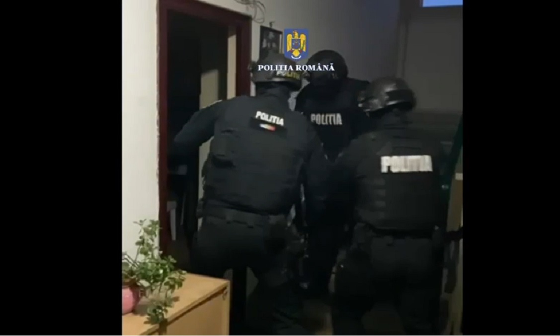 Percheziții la casele membrilor unei trupe trap Foto. captură Poliția Capitalei