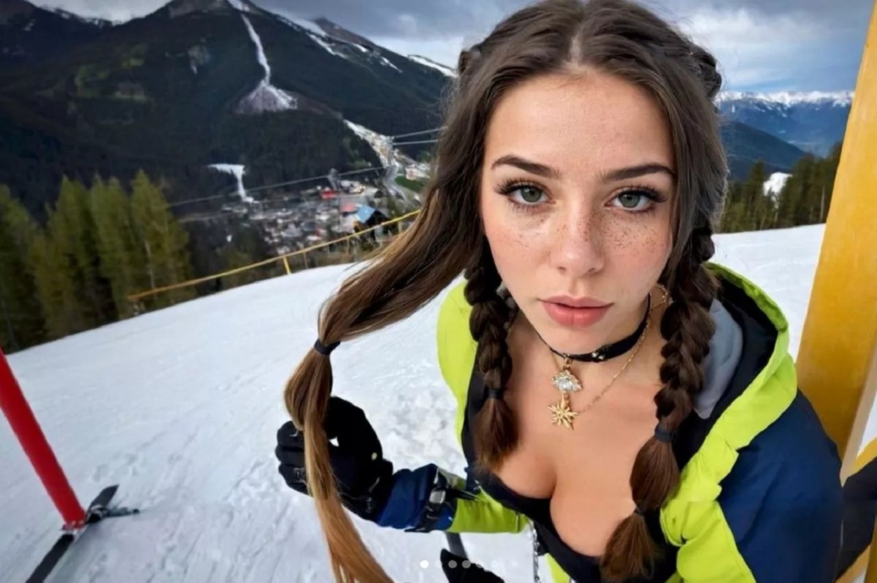 Un model creat de inteligența artificială câștigă 20.000 de dolari lunar - Foto: Lily Rain/Fanvue/dailystar.co.uk